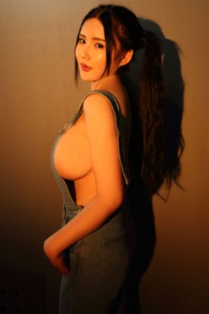 女裸全身奶胸罩_蓝光免费播放