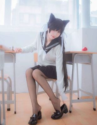 善良的美女秘书_高清国产国语三级